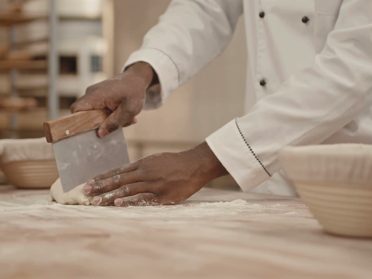 Boulangerie professionnelle : façonnage du pâton